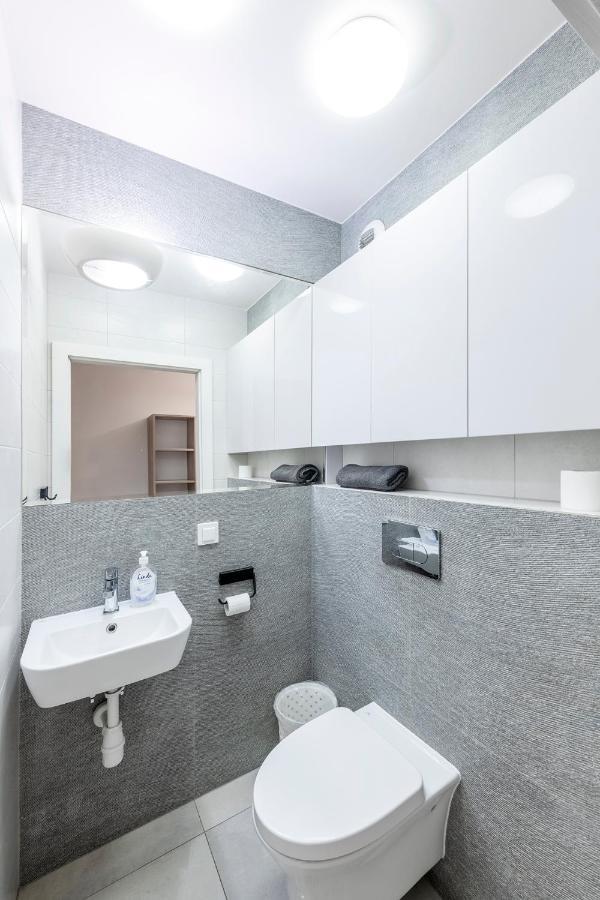 Waw Pokoje Manhattan Varşovia Exterior foto